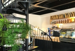 Cầu Thang Xoắn Ốc Cho Quán Cafe – Tạo Điểm Nhấn Cho Không Gian Kinh Doanh
