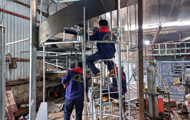 Sản Xuất Cầu Thang Xoắn Ốc Tại Xưởng - Thành An