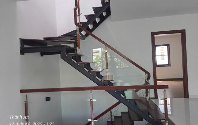 thi công cầu thang chị Lành khu cá sấu hao cà thủ đức