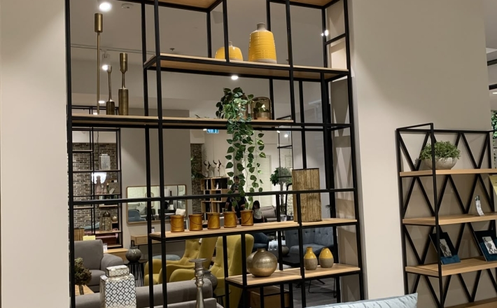 Kệ sắt mỹ thuật