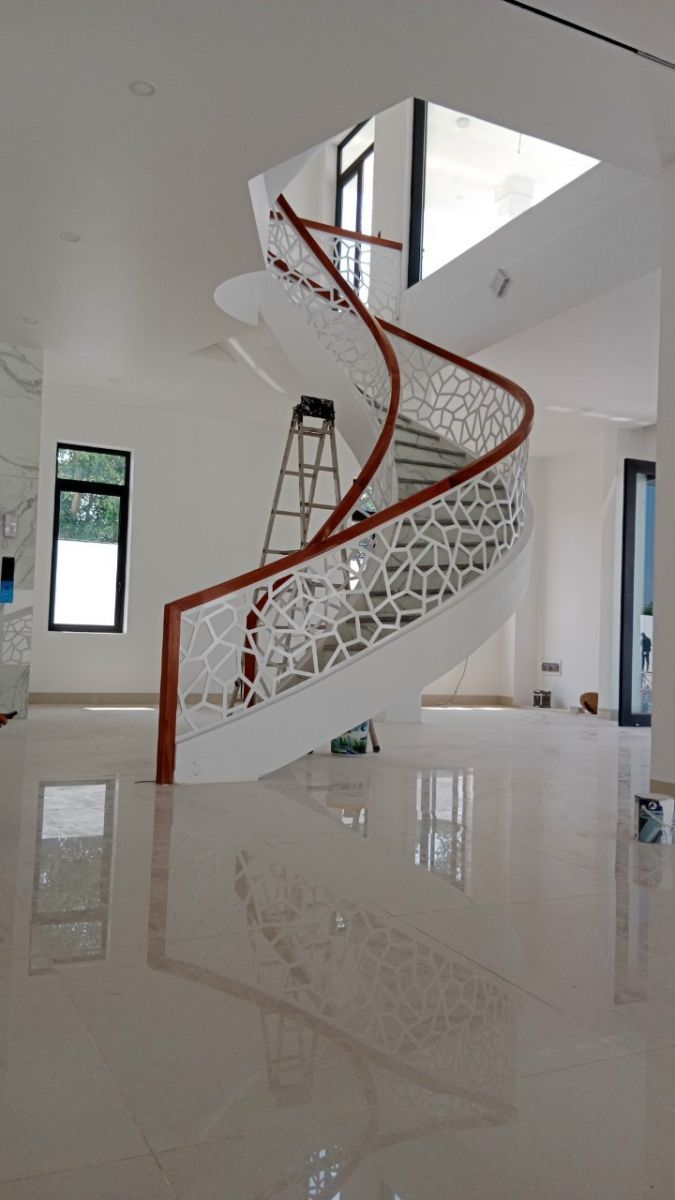Cầu thang sắt trong nhà đẹp sau khi hoàn thiện