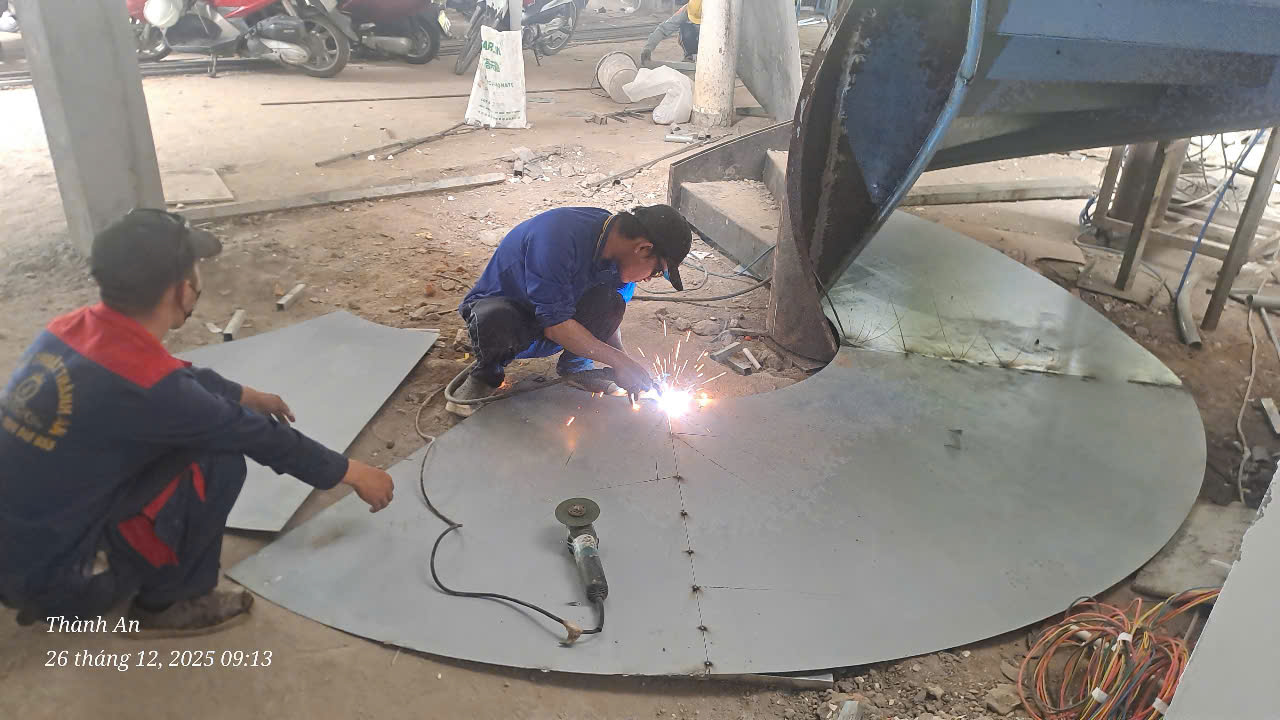 CẦU THANG UỐN LƯỢN THỦ ĐỨC